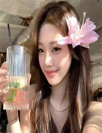一不留神电影在线观看_40岁阿姨二婶免费观看电视剧_女生把自拍错发班级群